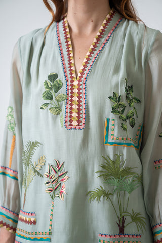 Selva green top