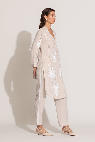 Naysa beige tunic and pants