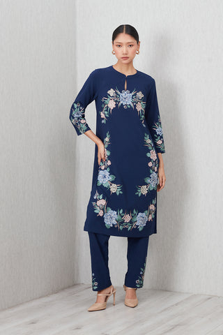 Navy blue elowen tunic and pants