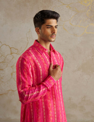 Pink Vine Kurta And Pants by Chhavvi Aggarwal Men available on Indiaspopup.com