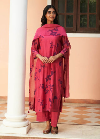 Rouge Floral Applique Kurta Set by Vaayu available on Indiaspopup