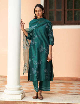 Emerald Floral Embroidered Kurta Set by Vaayu available on Indiaspopup