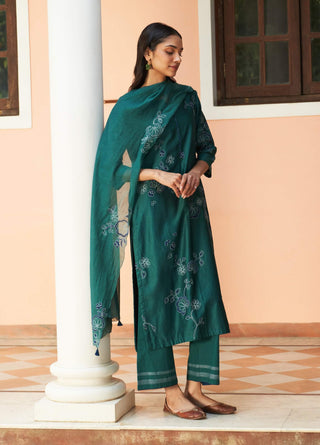 Emerald Floral Embroidered Kurta Set by Vaayu available on Indiaspopup