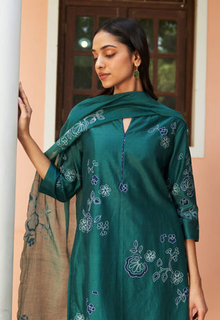 Emerald Floral Embroidered Kurta Set by Vaayu available on Indiaspopup