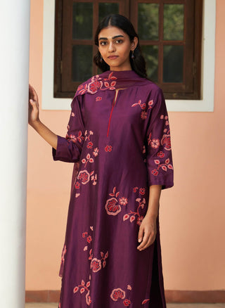 Amethyst Floral Embroidered Kurta Set by Vaayu available on Indiaspopup