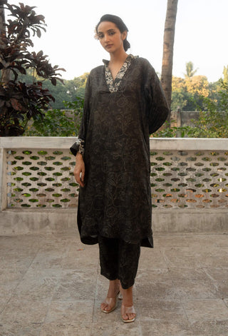 Black deer-printed kurta and pants