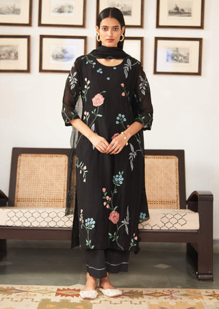 Vaayu-Black Floral Embroidered Kurta Set-INDIASPOPUP.COM