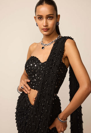 Black single drop sari set