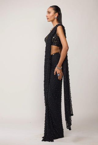 Black single drop v neck sari set