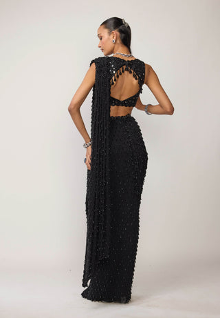 Black single drop v neck sari set