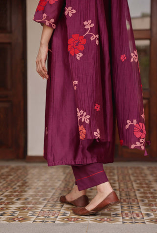 Amethyst applique floral kurta set