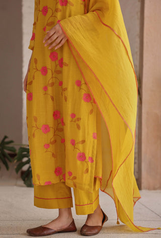 Canary bloom yellow kurta set