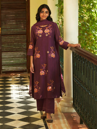 Amethyst Embroidered Kurta Set by Vaayu available on Indiaspopup