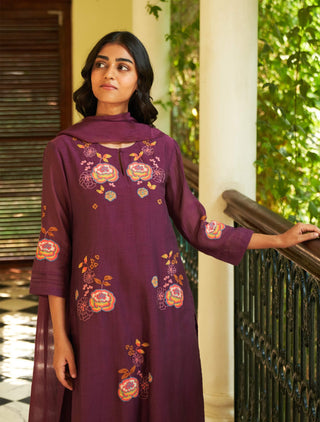 Amethyst embroidered kurta set