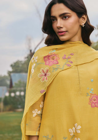 Daffodil floral applique kurta set