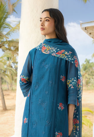 Sapphire thread embroidered kurta set