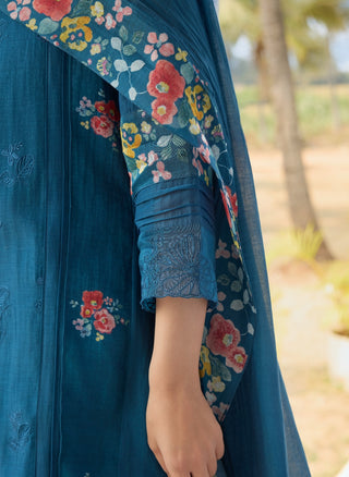 Sapphire thread embroidered kurta set