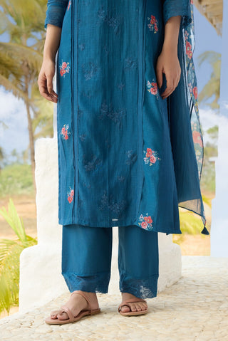 Sapphire thread embroidered kurta set