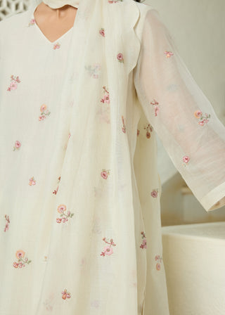 Ivory floral embroidered kurta set