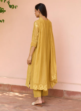 Rue thread embroidered kurta set