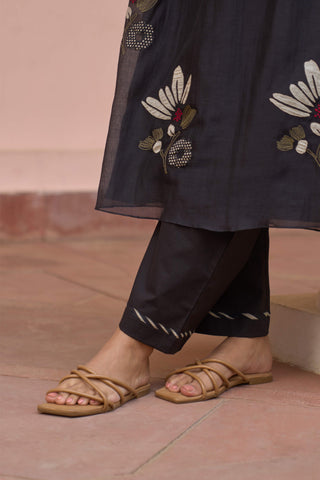 Noir pintuck tunic and pants