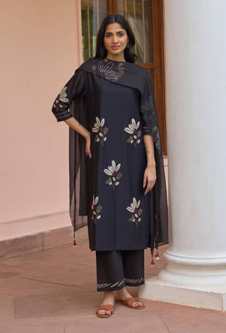 Noir applique kurta set