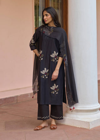 Noir applique kurta set