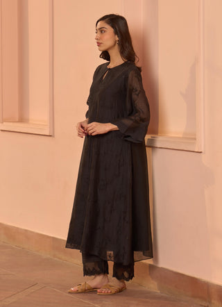 Noir thread embroidered tunic and pants
