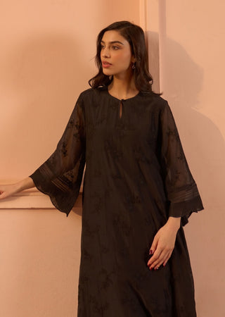 Noir thread embroidered tunic and pants