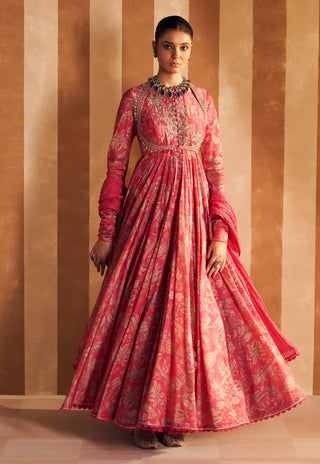 Fuchsia Yaqoob Anarkali And Dupatta by Ridhi Mehra, available on Indiaspopup.com