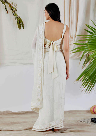 Devyani Mehrotra-Ivory Embellished Saree With Unstitched Blouse-INDIASPOPUP.COM