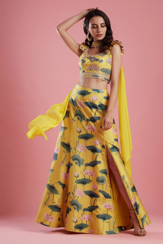Aayushi Maniar-Yellowslit Printed Skirt Set-INDIASPOPUP.COM