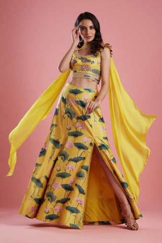Aayushi Maniar-Yellowslit Printed Skirt Set-INDIASPOPUP.COM