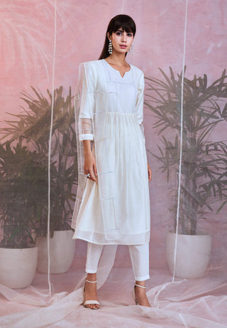 Charkhee-Pearl White Classic Straight Kurta Set-INDIASPOPUP.COM