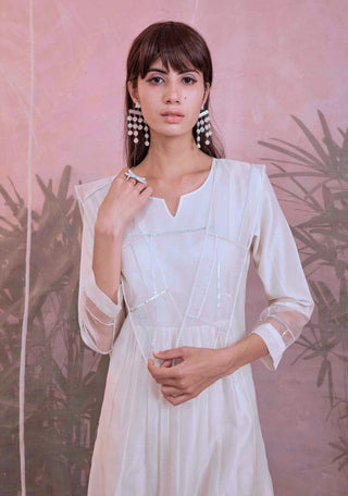 Charkhee-Pearl White Classic Straight Kurta Set-INDIASPOPUP.COM