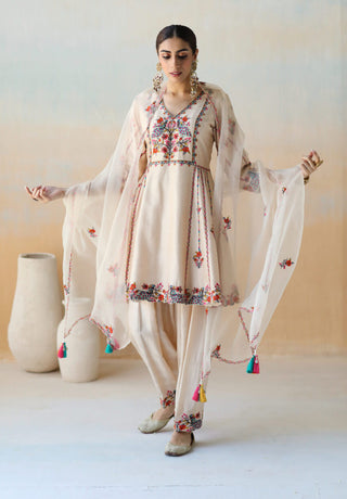 Aman Takyar-Ivory Embroidered Kurta Set-INDIASPOPUP.COM