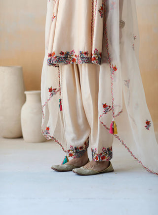 Aman Takyar-Ivory Embroidered Kurta Set-INDIASPOPUP.COM