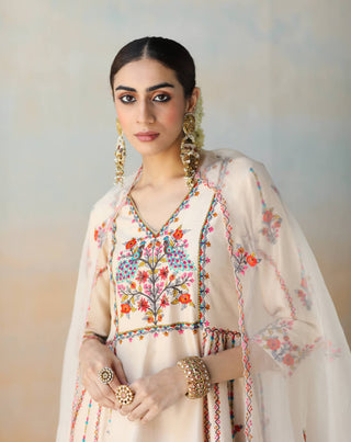 Aman Takyar-Ivory Embroidered Kurta Set-INDIASPOPUP.COM