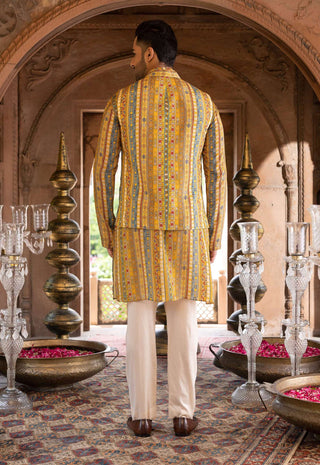 Chhavvi Aggarwal-Yellow Kurta Bundi Set-INDIASPOPUP.COM