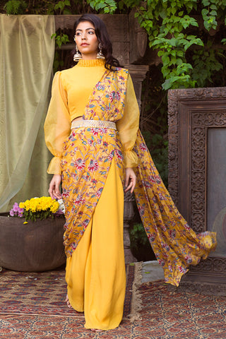 Chhavvi Aggarwal-Yellow Pant Saree With Belt-INDIASPOPUP.COM