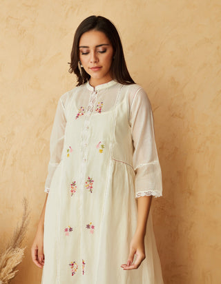 Begum Pret-Ivory Meadow Kurta With Pants-INDIASPOPUP.COM