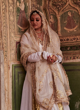 Itrh-White Embroidered Mul Angrakha Set-INDIASPOPUP.COM