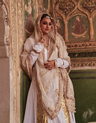 Itrh-White Embroidered Mul Angrakha Set-INDIASPOPUP.COM