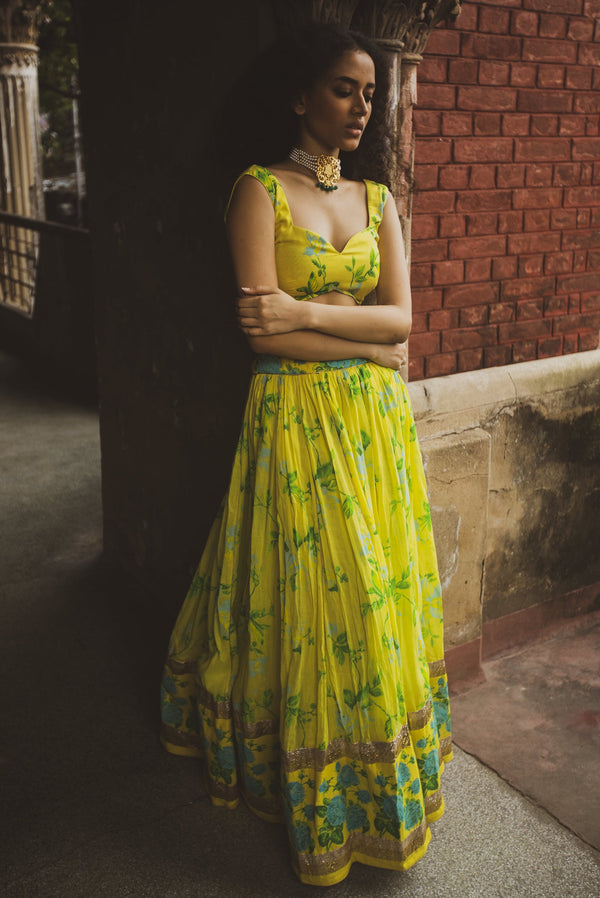 Bareen Mughal Mustard Yellow Block Printed Lehenga Set With Lehariya d –  Ridhiiee Suuri