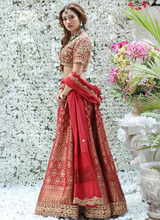 Archana Kochhar-Bridal Red Embroidered Lehenga Set-INDIASPOPUP.COM