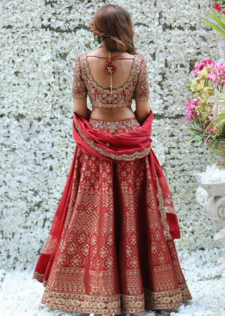 Archana Kochhar-Bridal Red Embroidered Lehenga Set-INDIASPOPUP.COM