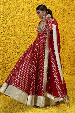 Mahima Mahajan-Noorie Red Golden Banarsi Anarkali Set-INDIASPOPUP.COM