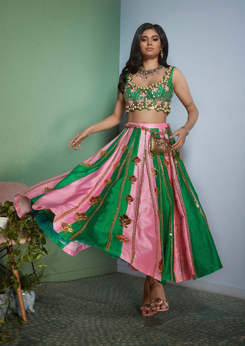 Amazon.com: HALFSAREE STUDIO Rani Green Banarasi Silk Zari Work Pattu  Lehenga : Clothing, Shoes & Jewelry