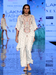 Payal Singhal-Off White Embroidered Kurta Set-INDIASPOPUP.COM