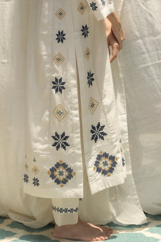 Shivani Bhargava-Cream Kali Kurta-INDIASPOPUP.COM